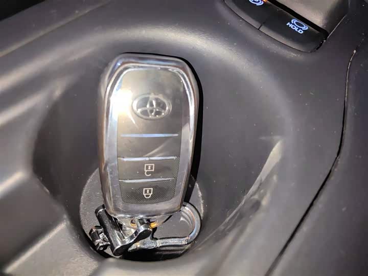 Фото 9 - Toyota Corolla Cross