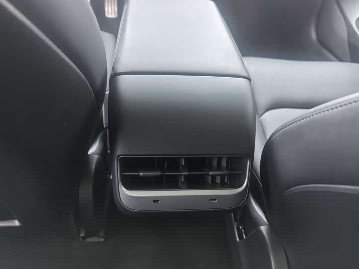 Фото 7 - Tesla Model 3