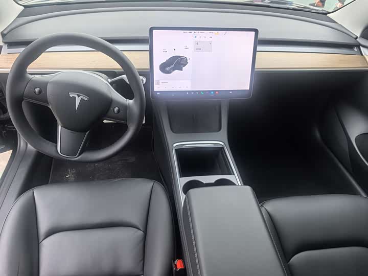 Фото 8 - Tesla Model 3
