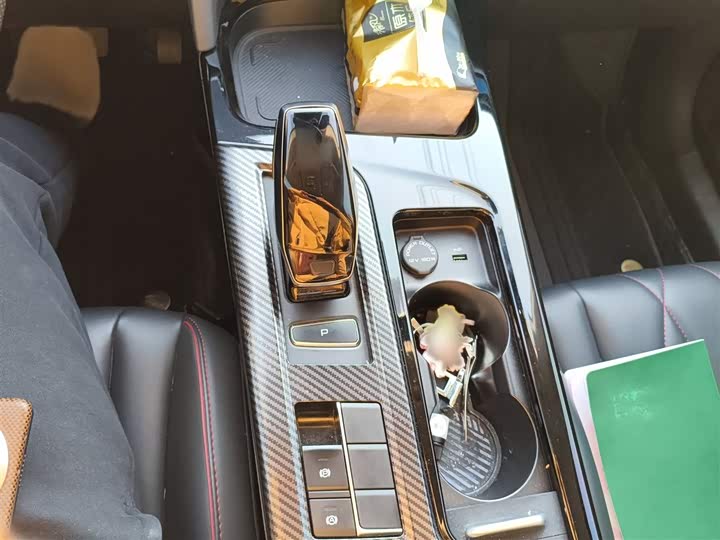 Фото 7 - Bestune T55