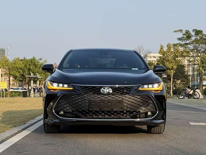 Фото 2 - Toyota Avalon
