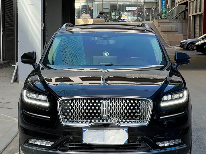 Фото 2 - Lincoln Nautilus