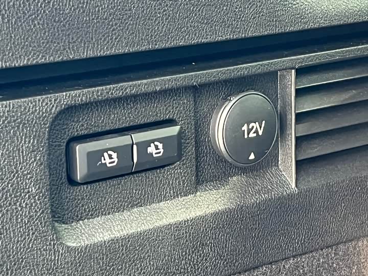 Фото 7 - Lincoln Nautilus