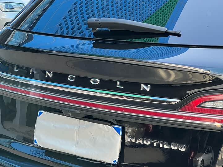 Фото 8 - Lincoln Nautilus