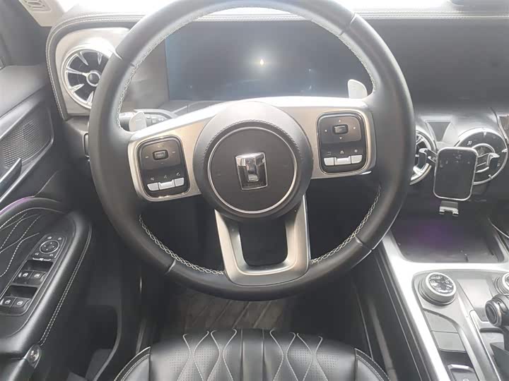 Фото 3 - Tank 300