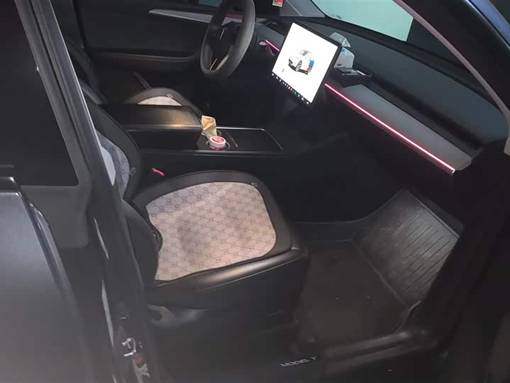 Фото 8 - Tesla Model Y