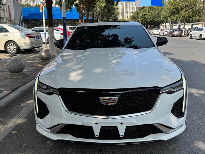 Фото 2 - Cadillac CT4