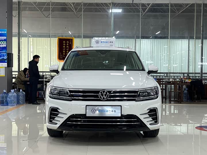 Фото 2 - Volkswagen Tiguan L Hybrid