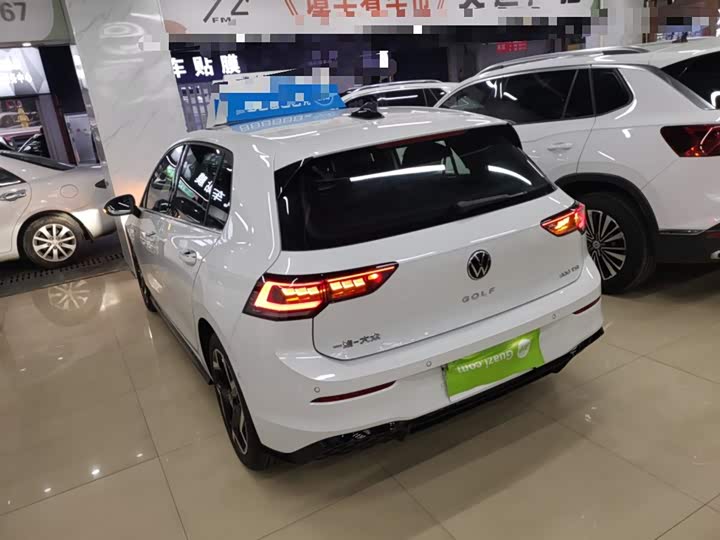 Фото 5 - Volkswagen Golf