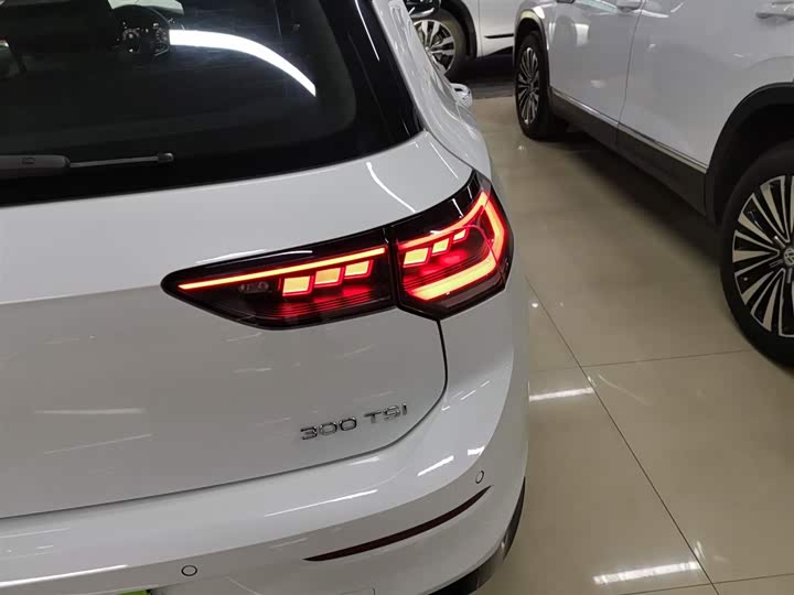 Фото 8 - Volkswagen Golf