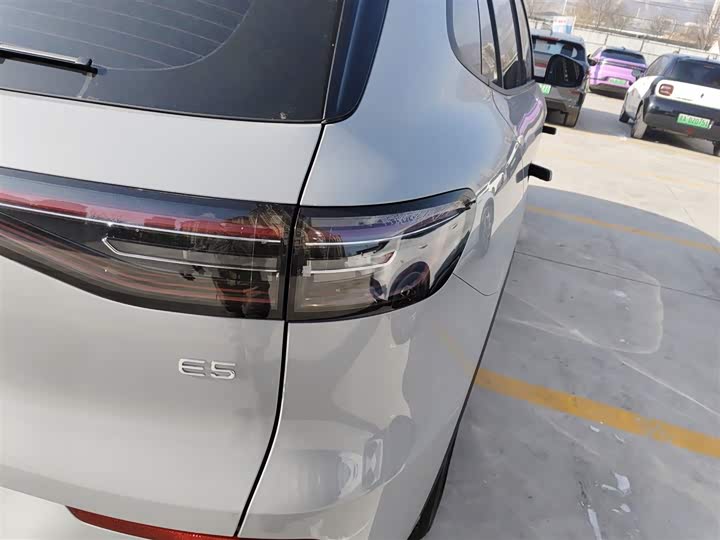 Фото 8 - Geely Galaxy E5