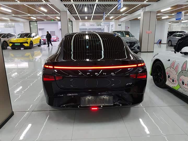 Фото 6 - XPeng P7