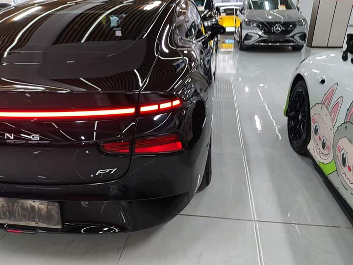 Фото 8 - XPeng P7