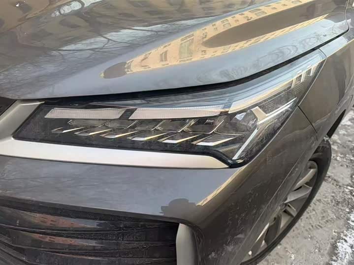 Фото 5 - Geely Coolray