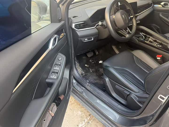 Фото 7 - Geely Coolray