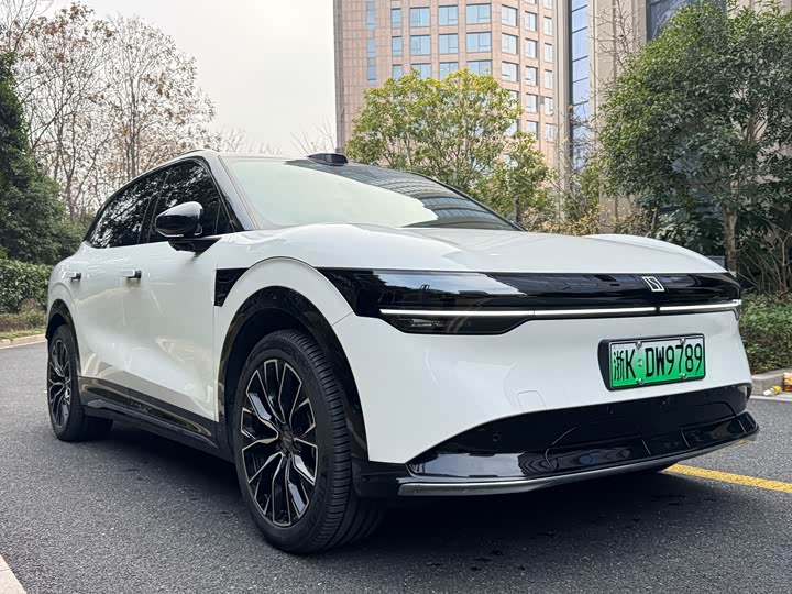 Фото 2 - Zeekr 7X