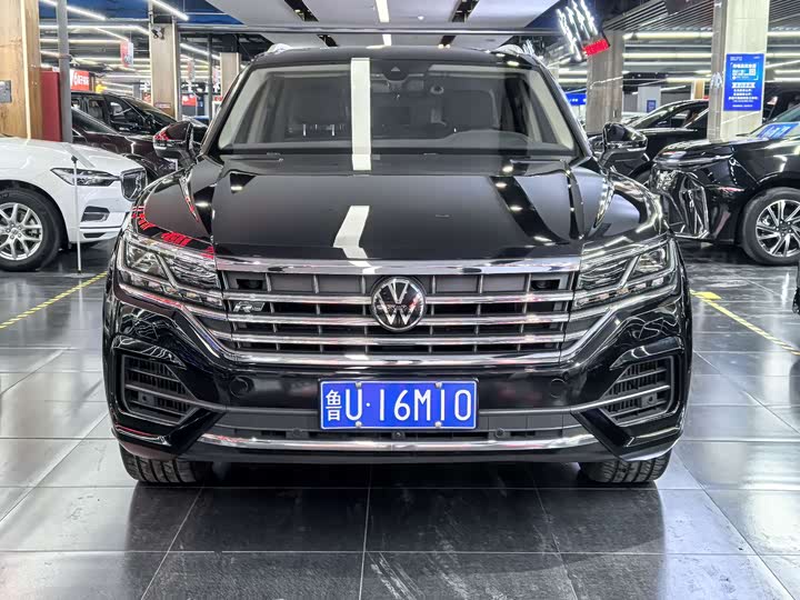 Фото 2 - Volkswagen Touareg