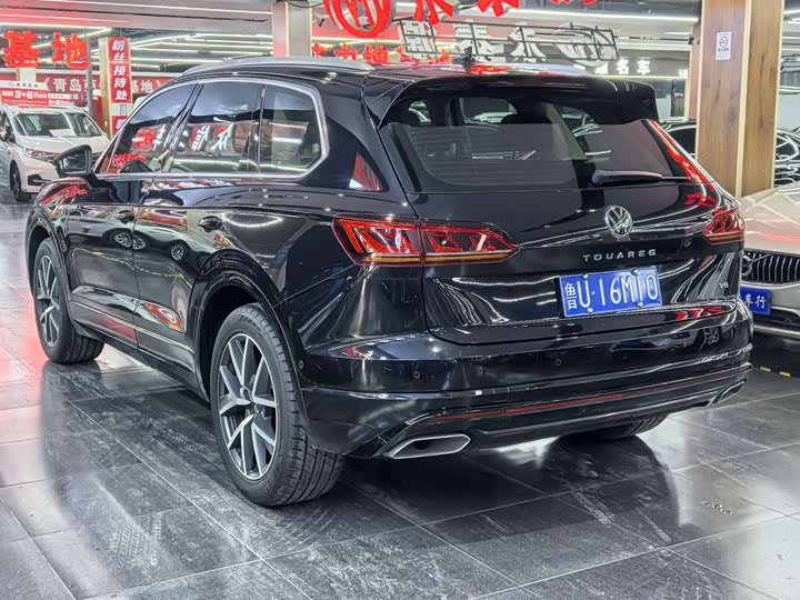 Фото 6 - Volkswagen Touareg