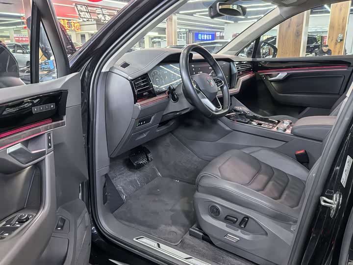 Фото 7 - Volkswagen Touareg