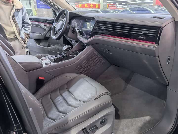 Фото 9 - Volkswagen Touareg