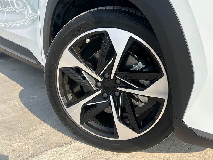 Фото 4 - Geely Galaxy L7