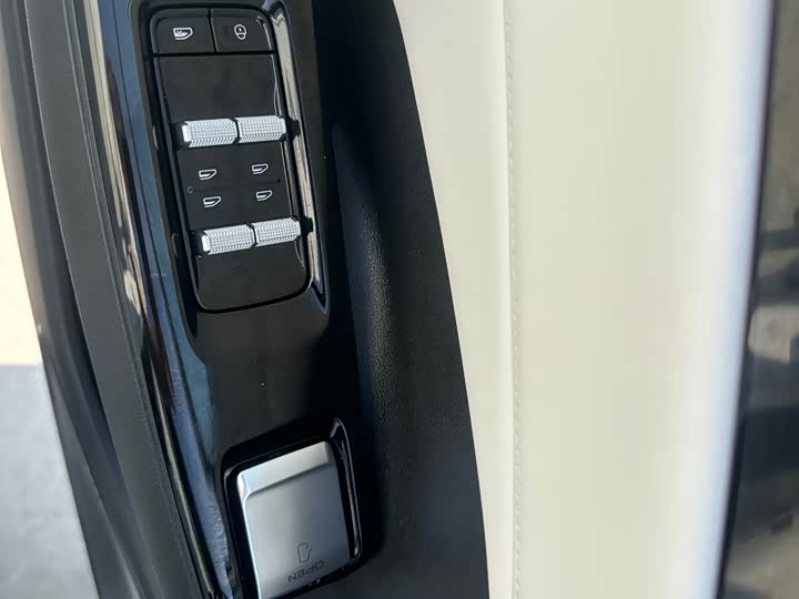 Фото 6 - Geely Galaxy L7