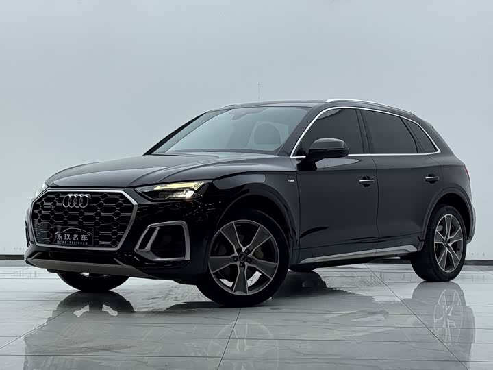 Фото 2 - Audi Q5L