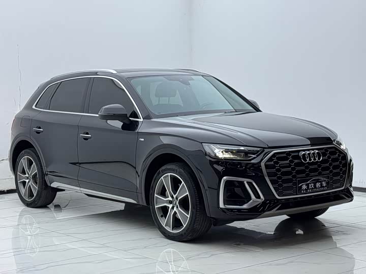 Фото 3 - Audi Q5L