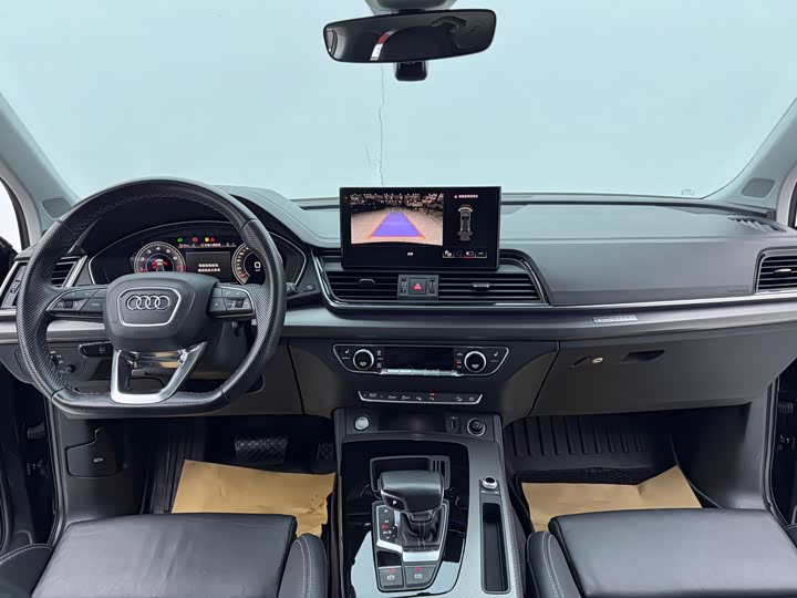 Фото 7 - Audi Q5L
