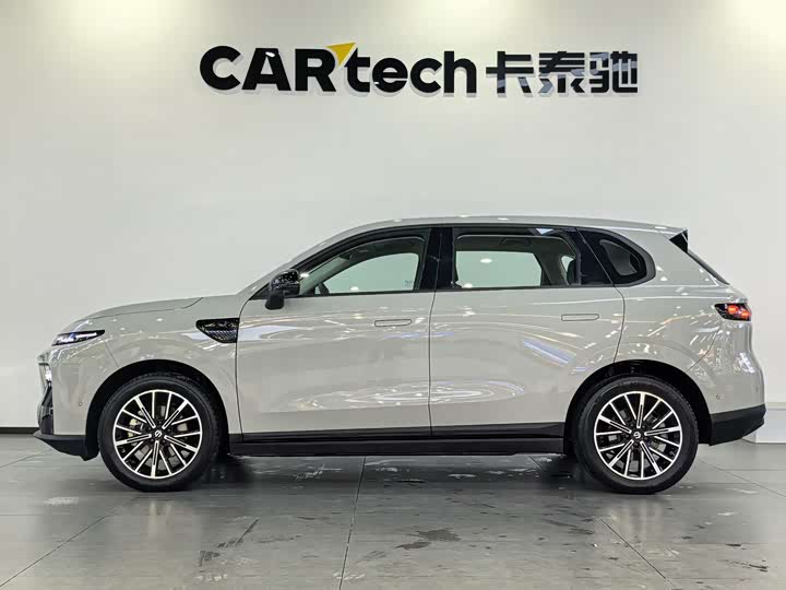 Фото 9 - Leapmotor B10