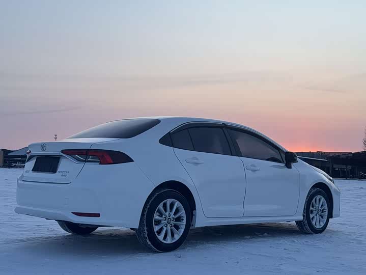 Фото 6 - Toyota Corolla