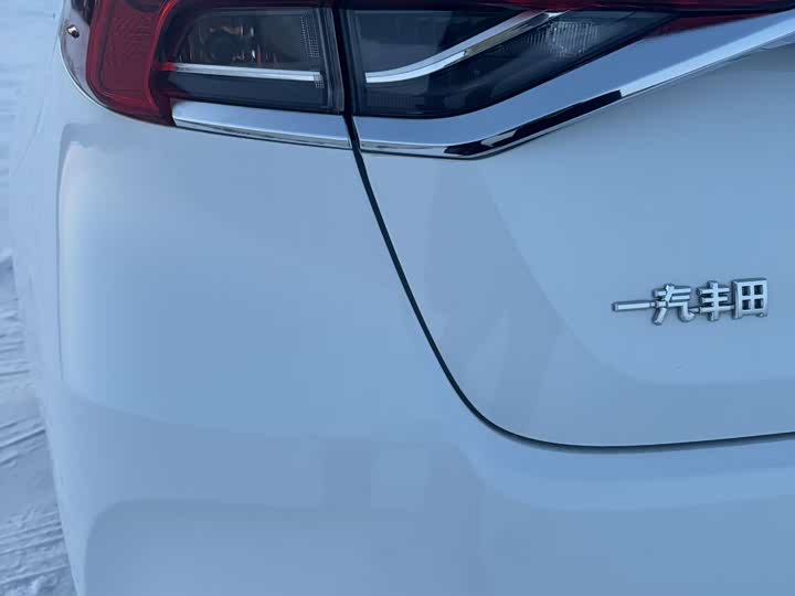 Фото 7 - Toyota Corolla