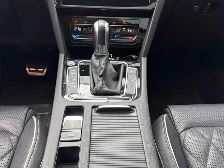 Фото 8 - Volkswagen Magotan GTE Hybrid