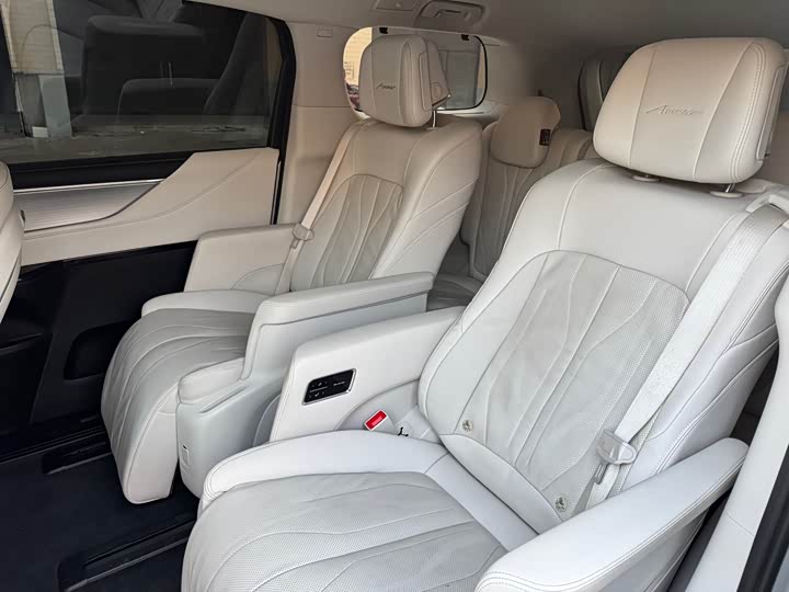 Фото 5 - Buick GL8 Hybrid