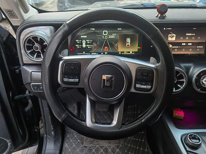 Фото 6 - Tank 300