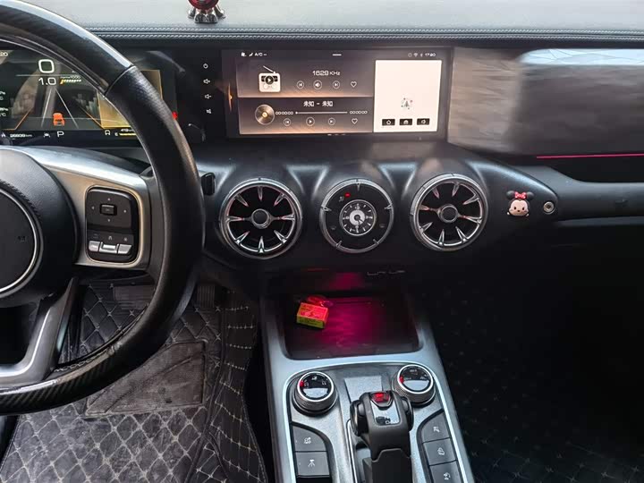 Фото 7 - Tank 300