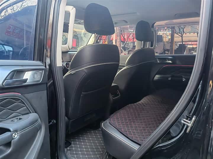 Фото 9 - Tank 300