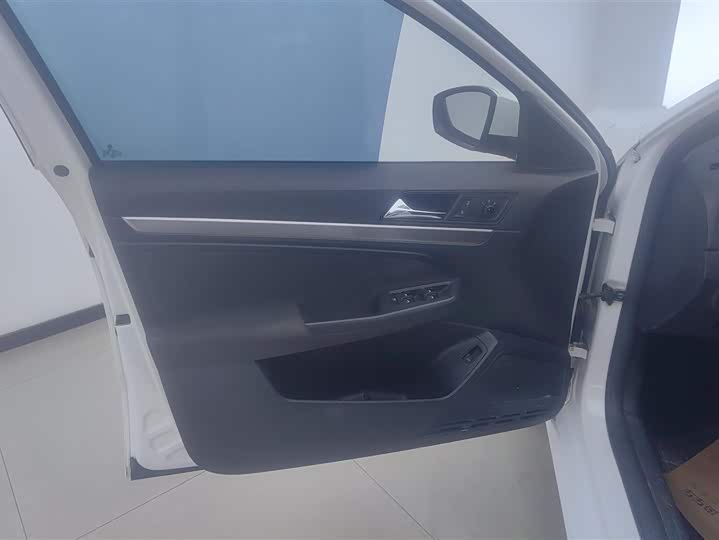 Фото 7 - Volkswagen Lavida