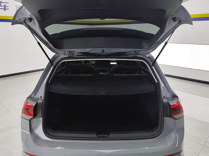 Фото 4 - Volkswagen Golf