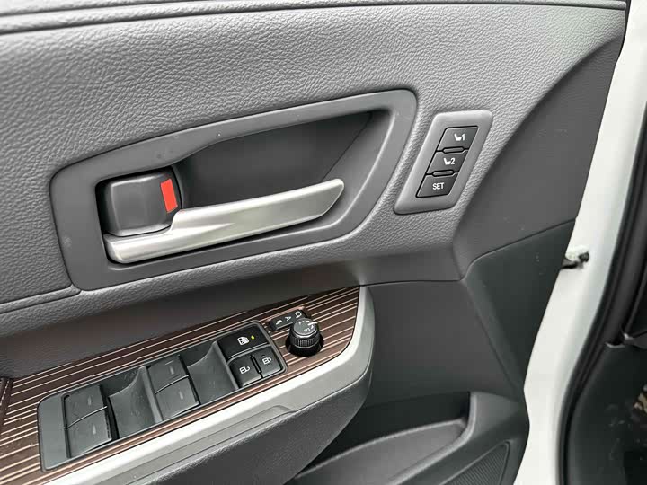 Фото 7 - Toyota Granvia