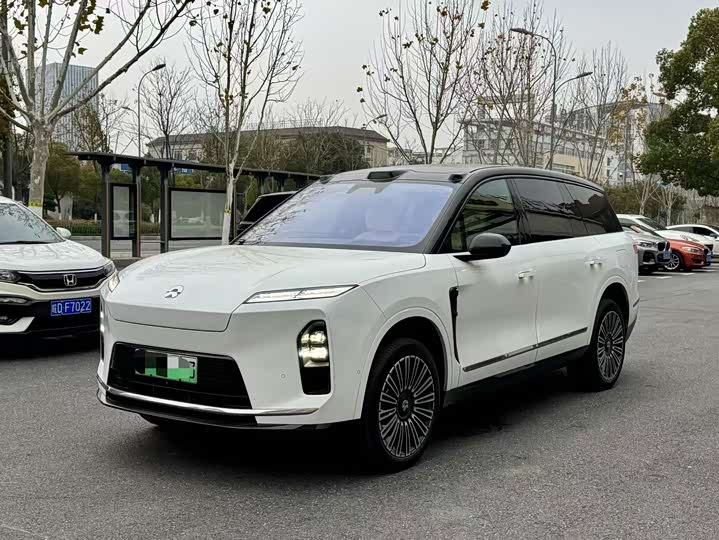 Фото 1 - Nio ES8