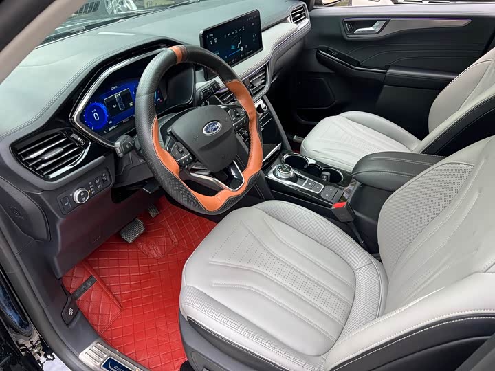 Фото 9 - Ford Escape