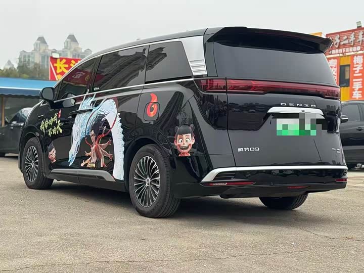 Фото 7 - Denza D9