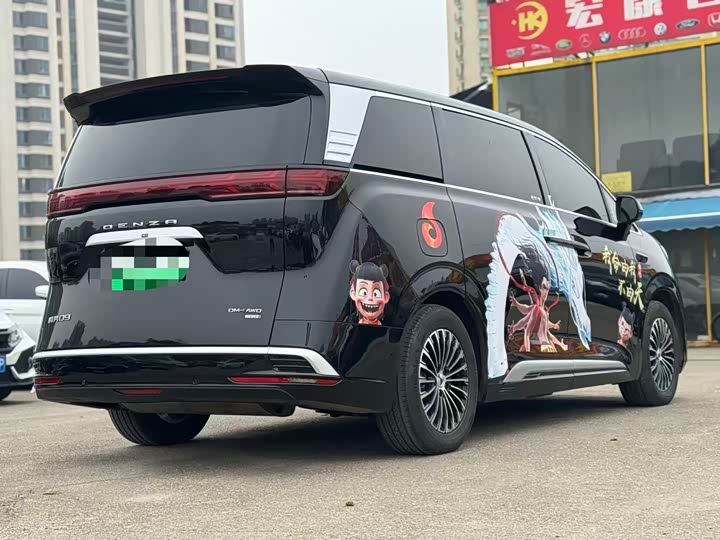 Фото 9 - Denza D9