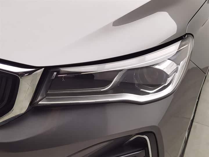 Фото 7 - Geely Emgrand