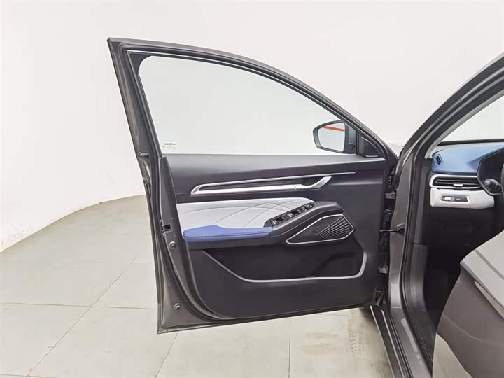 Фото 8 - Geely Emgrand