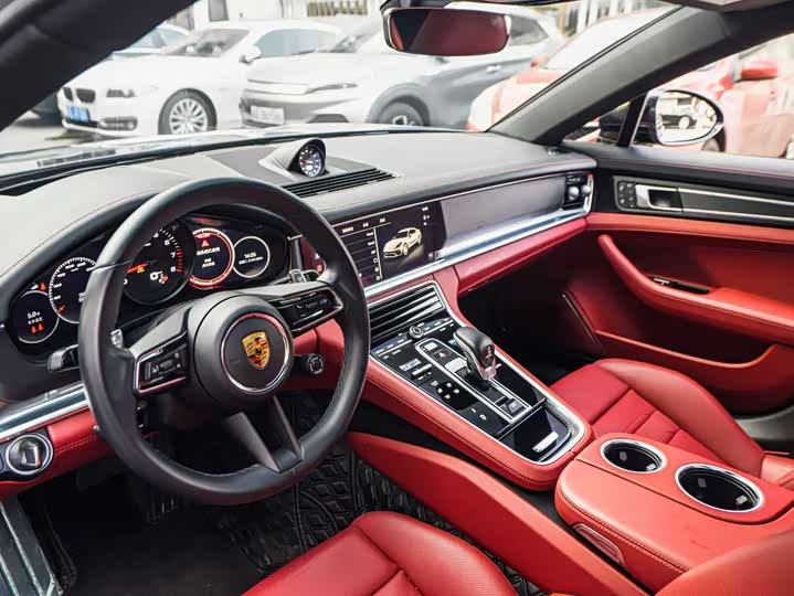 Фото 8 - Porsche Panamera