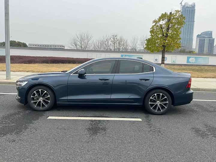 Фото 4 - Volvo S60
