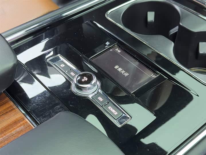 Фото 9 - Lincoln Navigator