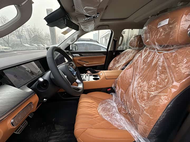 Фото 7 - Tank 500 Hybrid